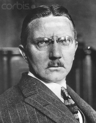 Яльмар Шахт (1877-1970)